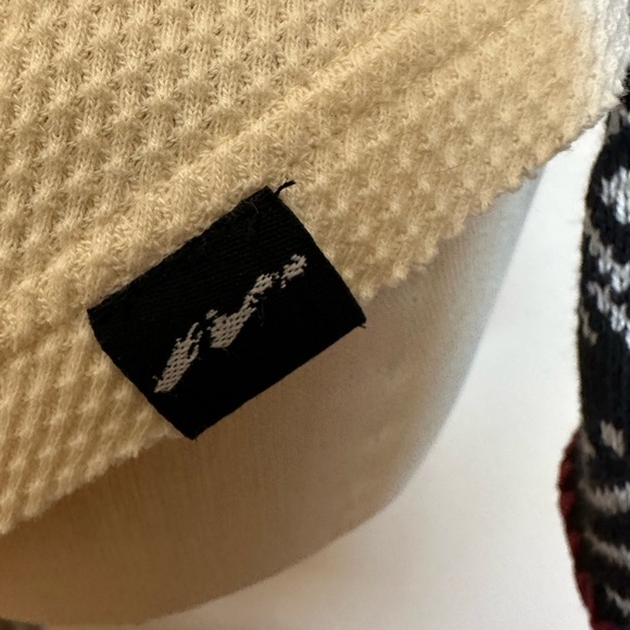 Techstyles Cream Vail Colorado Bohemian Base Layer Popover Thermal. Size Large - Picture 3 of 9